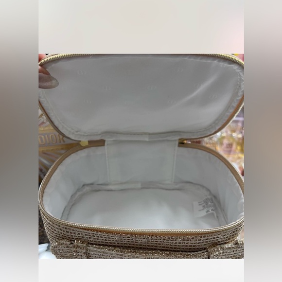 New Dior Beige Woven Cosmetic Pouch with Gold Logo - Picture 4 of 14